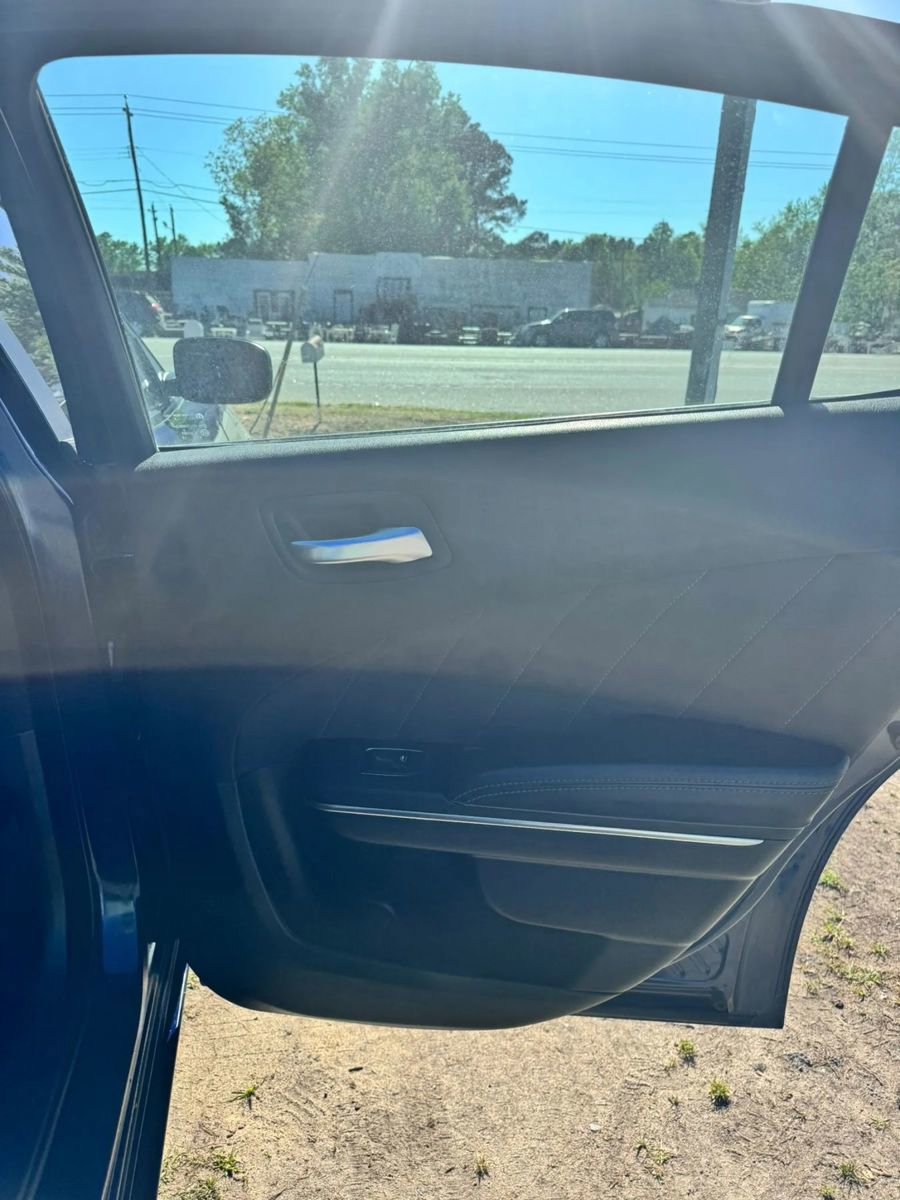 Used 2015 Dodge Charger SE w/ Popular Equipment Group image 16