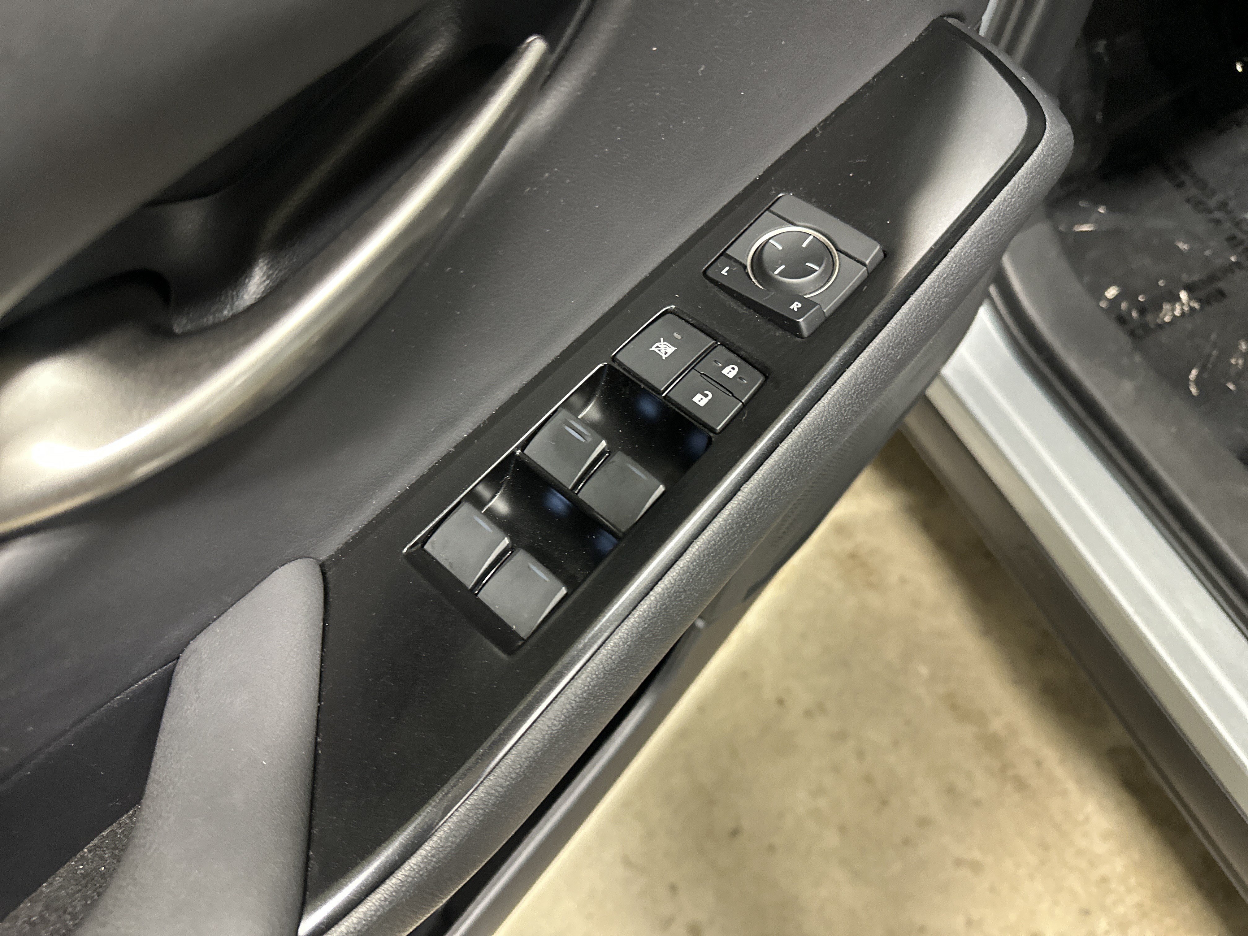 Certified 2023 Lexus UX 250h F Sport w/ Accessory Package (Z2) AWD/4WD image 15