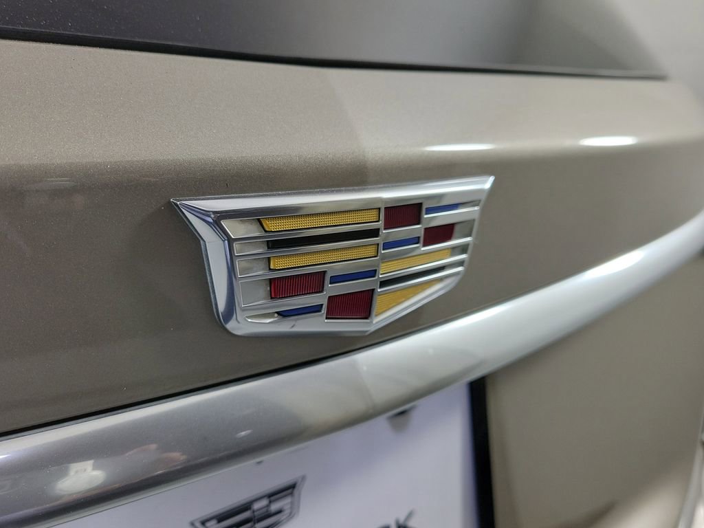 Used 2023 Cadillac XT6 Luxury FWD image 7