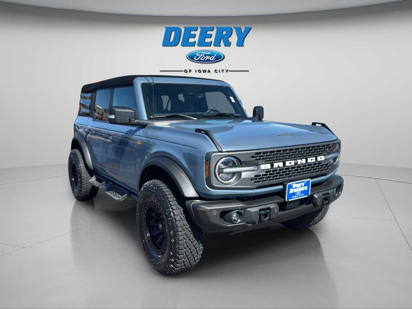 Used 2023 Ford Bronco Badlands image 9