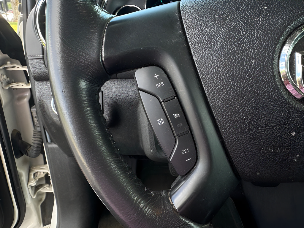 Used 2014 Buick Enclave Premium FWD image 25