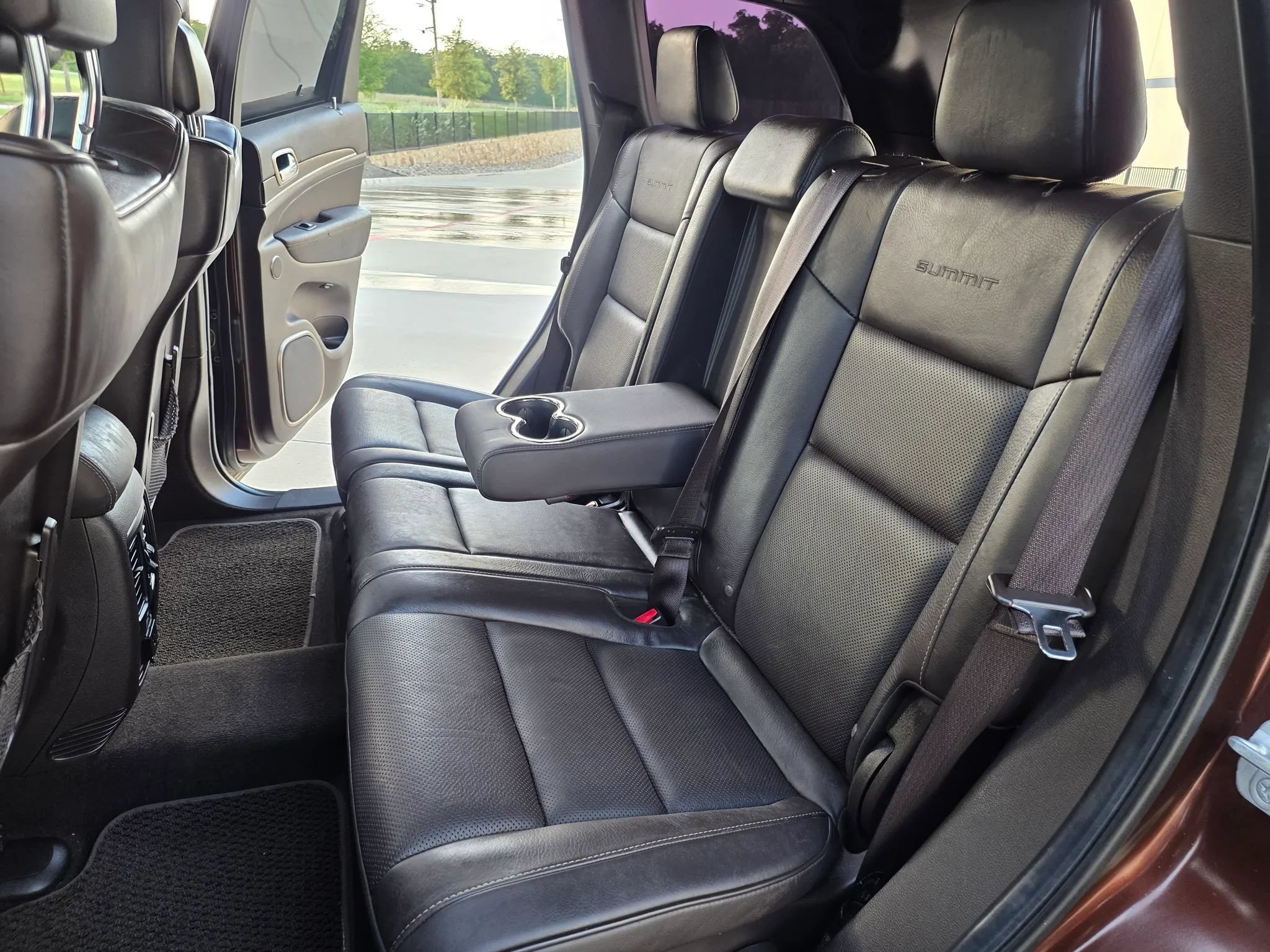Used 2014 Jeep Grand Cherokee Summit AWD/4WD image 13