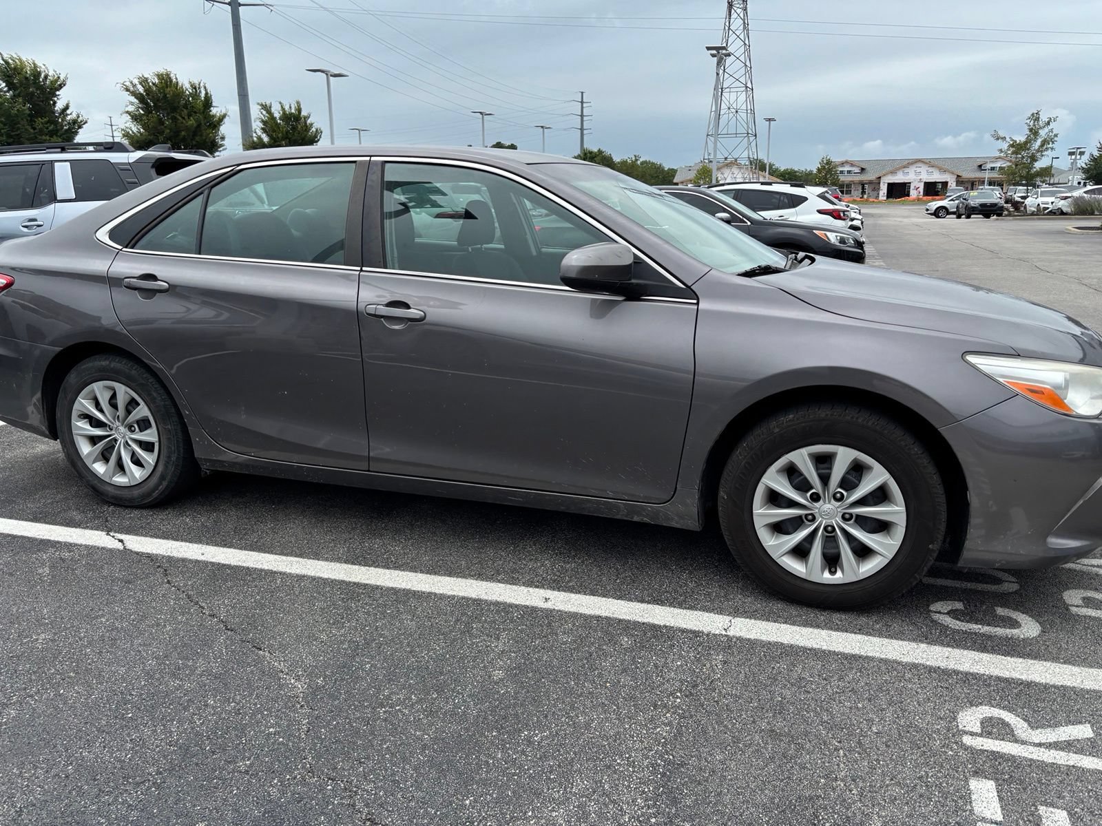 Used 2017 Toyota Camry LE FWD image 12