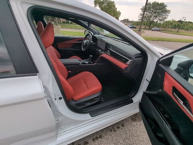 Used 2025 Toyota Camry XSE AWD/4WD image 3