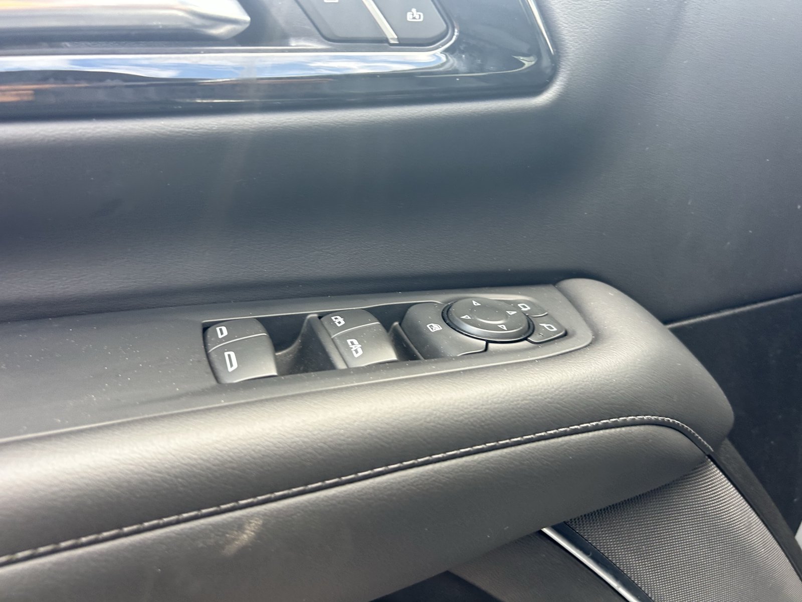 Used 2025 Chevrolet Tahoe LT AWD/4WD image 16