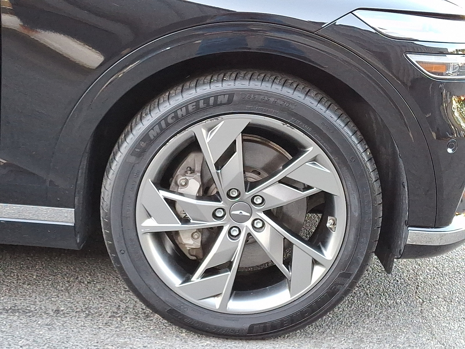 Certified 2023 Genesis Electrified GV70 AWD/4WD image 8