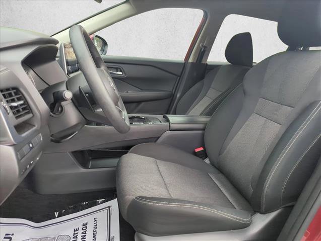 Used 2024 Nissan Rogue SV image 17