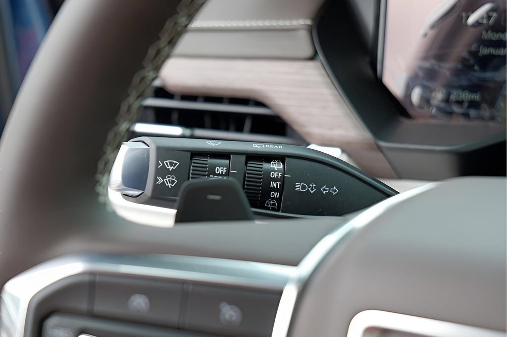 New 2026 GMC Acadia Denali w/ Super Cruise Package FWD image 17