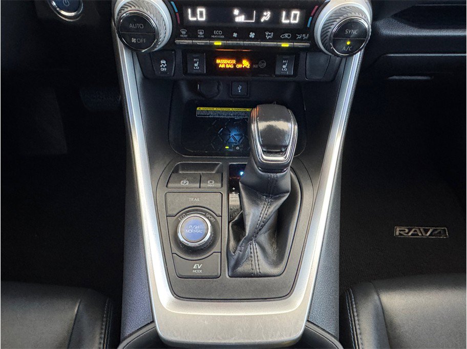 Used 2020 Toyota RAV4 XSE AWD/4WD image 12