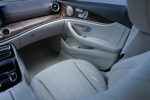 Used 2018 Mercedes-Benz E 300 4MATIC image 25