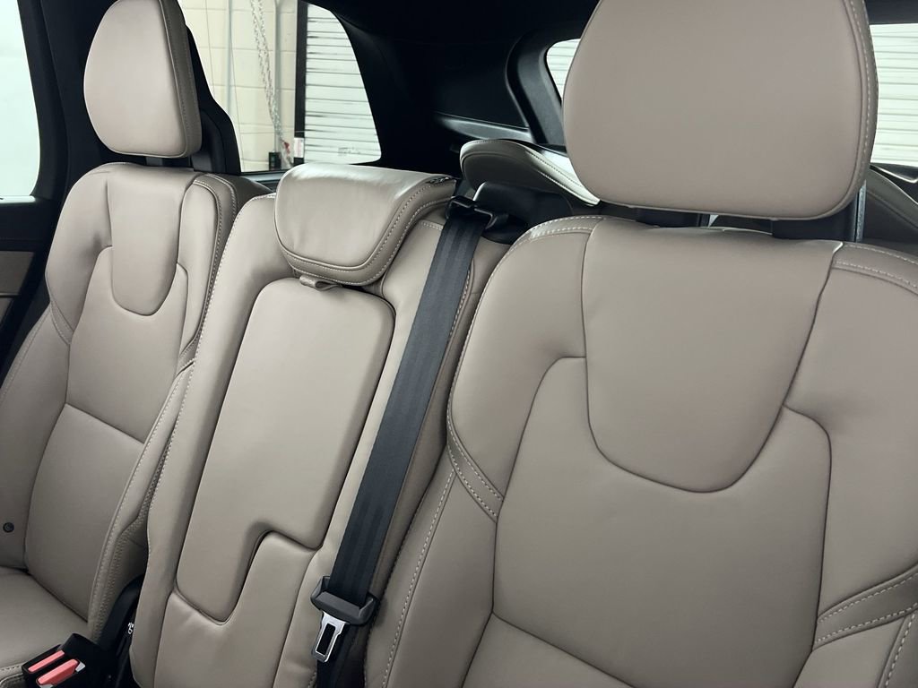 New 2026 Volvo XC90 B6 Ultra w/ Lounge Package image 23