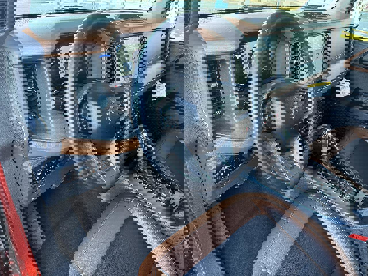 Used 2024 Ford Bronco Outer Banks w/ Sasquatch Package image 15