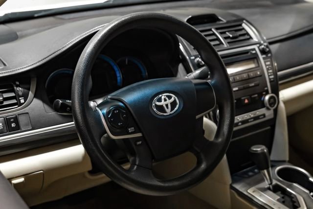 Used 2012 Toyota Camry LE FWD image 19