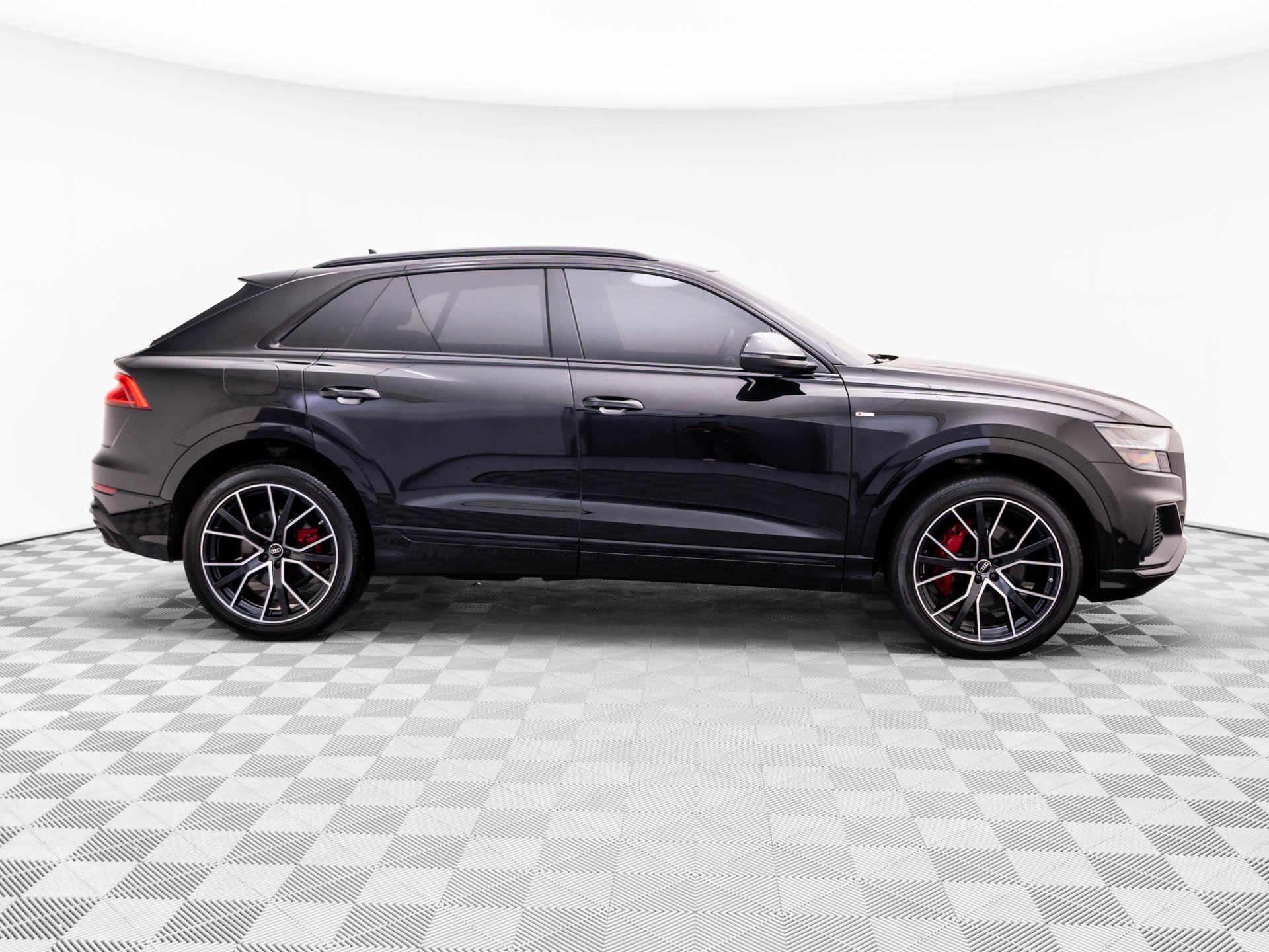 Used 2023 Audi Q8 Premium Plus AWD/4WD image 6