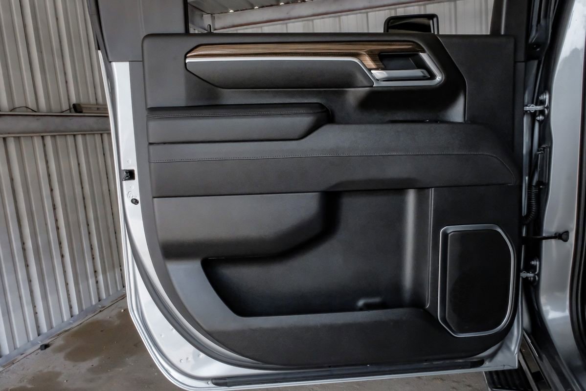 Used 2025 Chevrolet Silverado 2500 LT w/ Convenience Package image 47