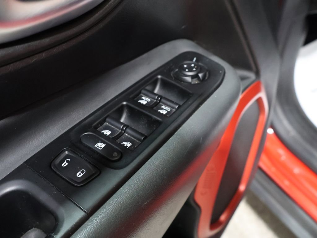 Used 2020 Jeep Renegade Trailhawk w/ Cold Weather Group image 14