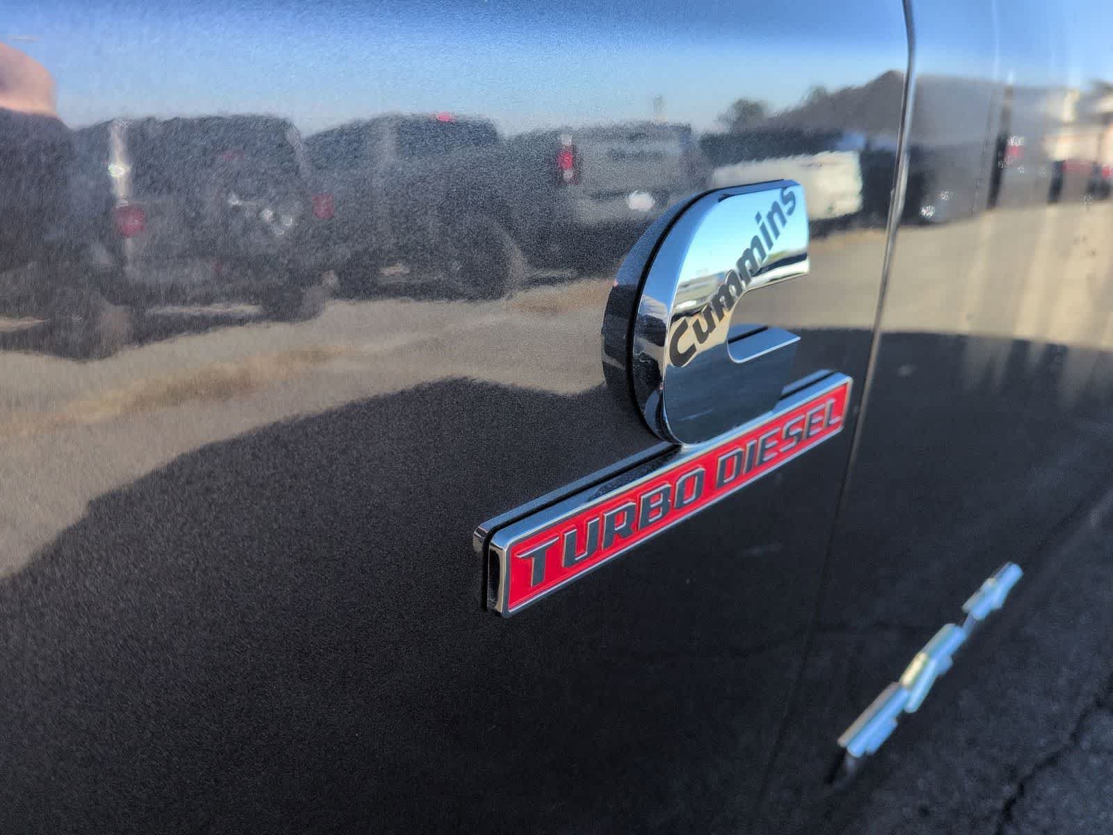 New 2026 RAM 2500 Laramie AWD/4WD image 13