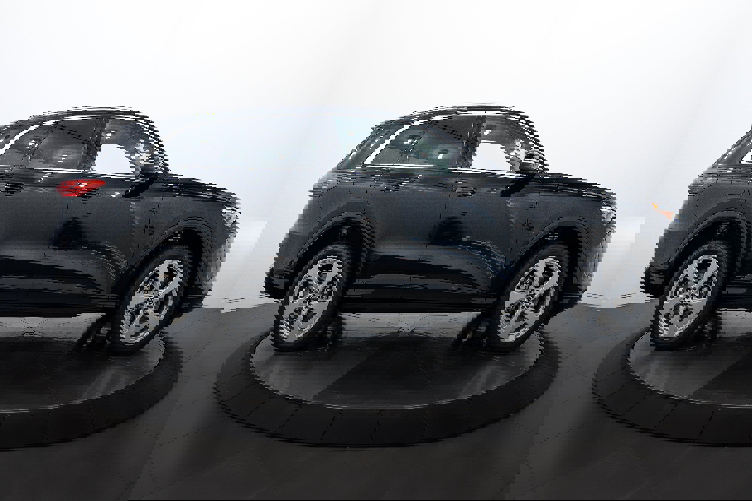 New 2025 Audi Q5 Premium Plus image 3