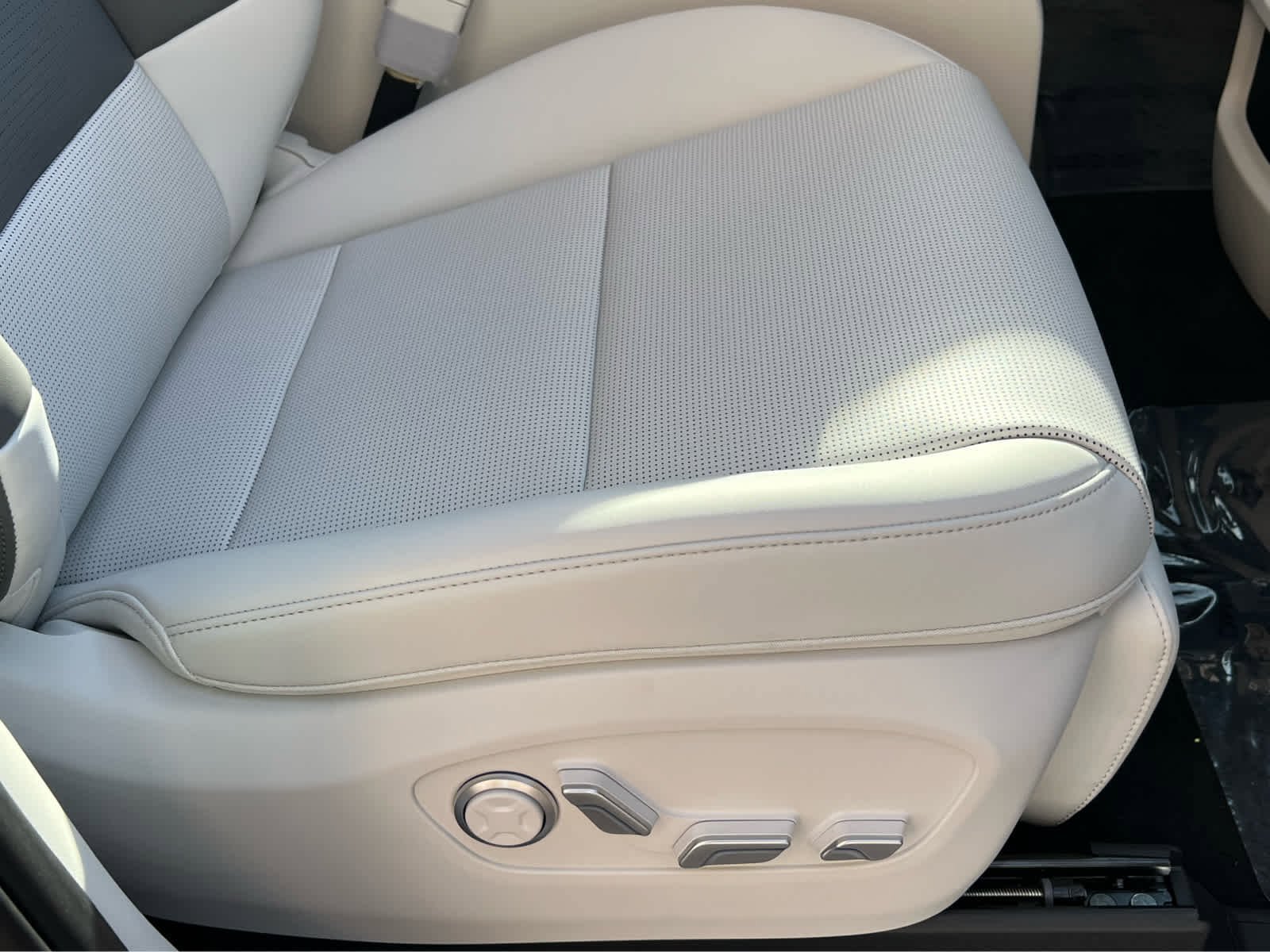 New 2026 Hyundai Ioniq 9 Limited image 19