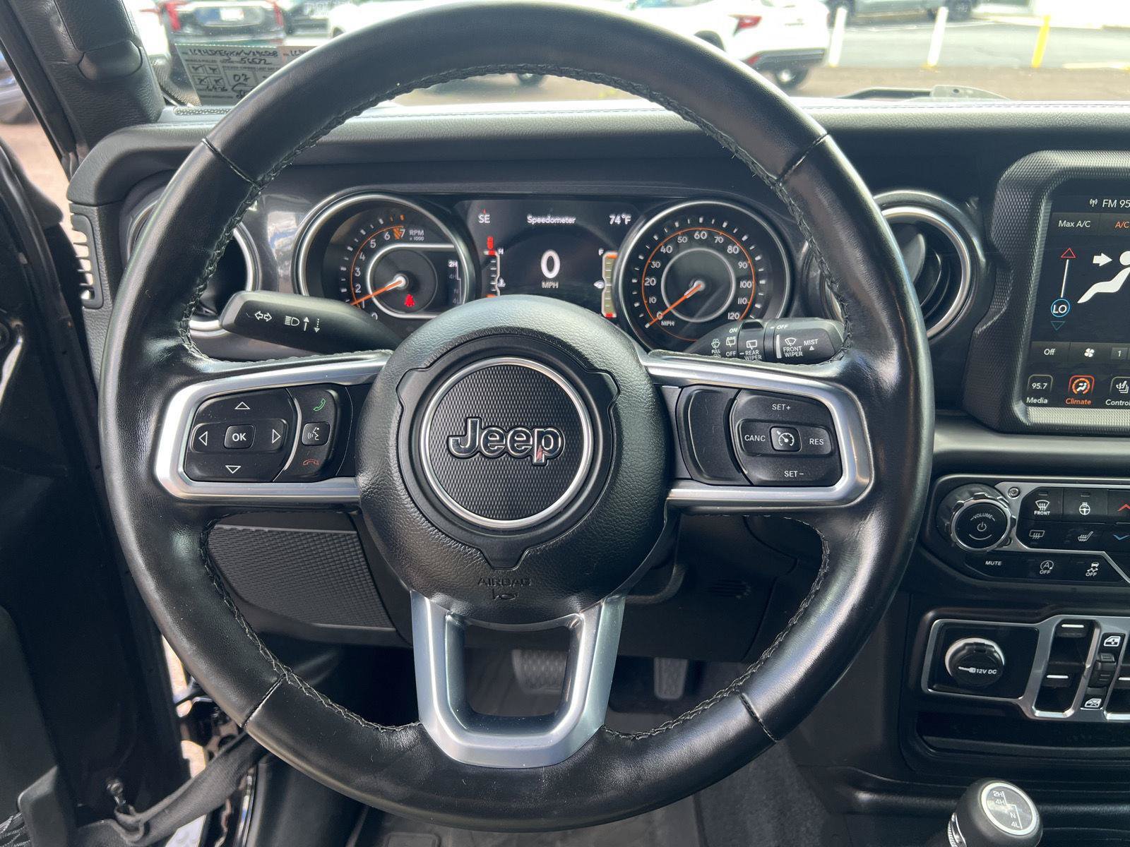 Used 2022 Jeep Wrangler Unlimited Sahara AWD/4WD image 21
