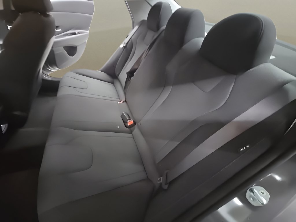 New 2026 Hyundai Elantra SE FWD image 17