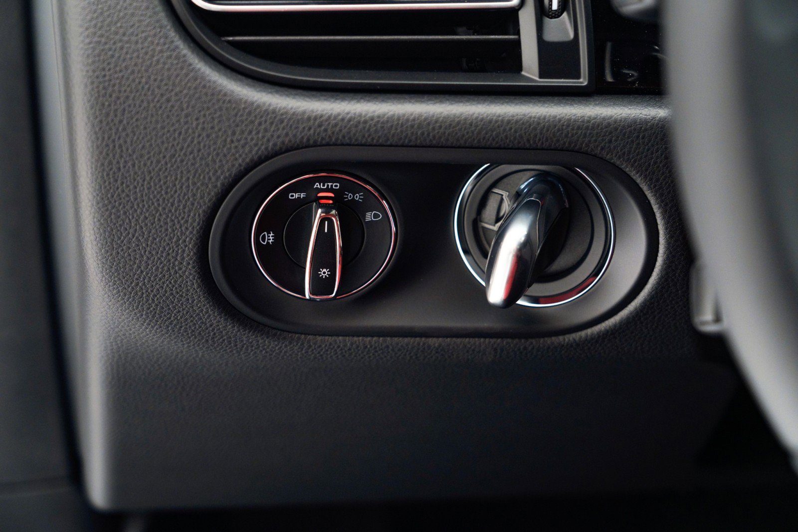 New 2026 Porsche Macan image 31