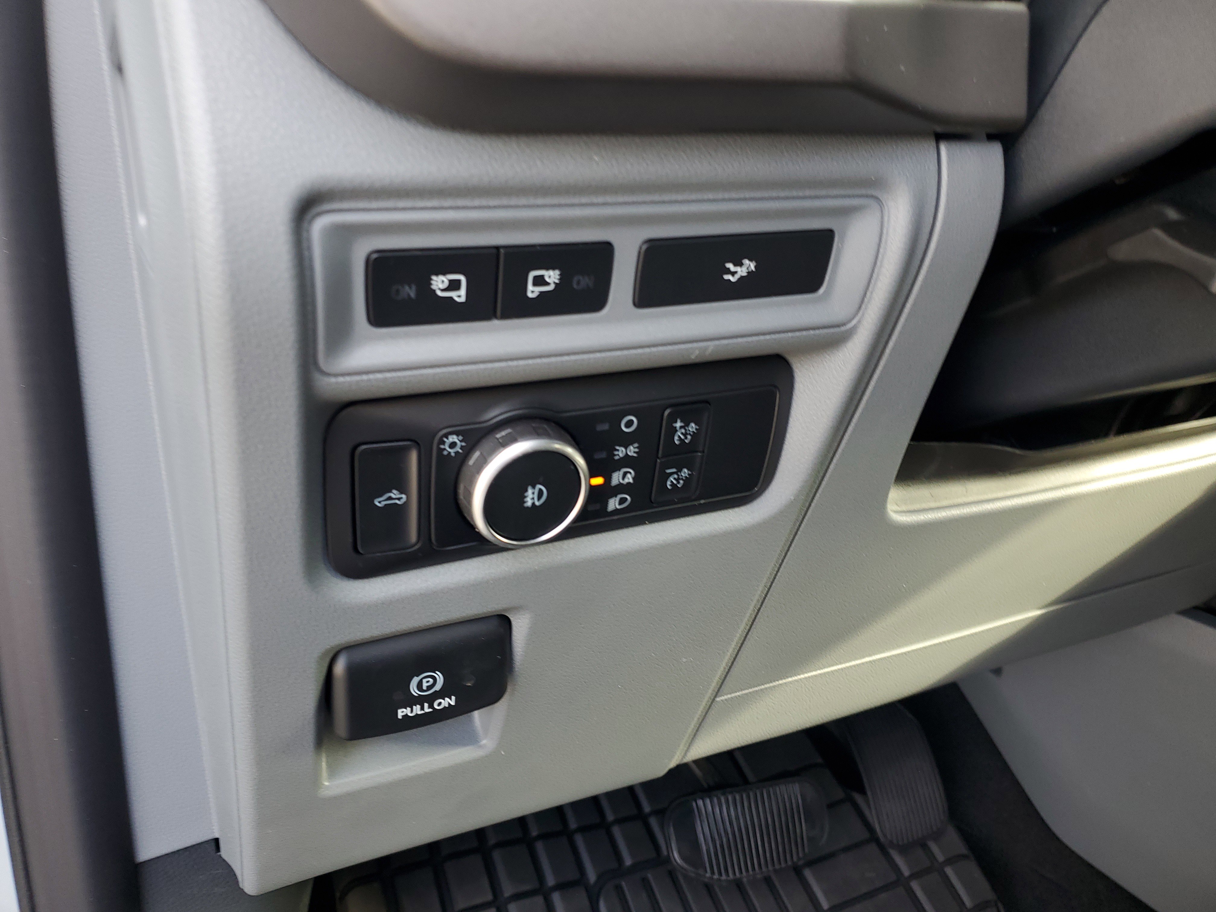 Used 2024 Ford F150 XLT w/ Equipment Group 302A MID image 18