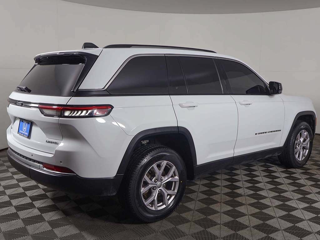 Used 2022 Jeep Grand Cherokee Limited AWD/4WD image 12