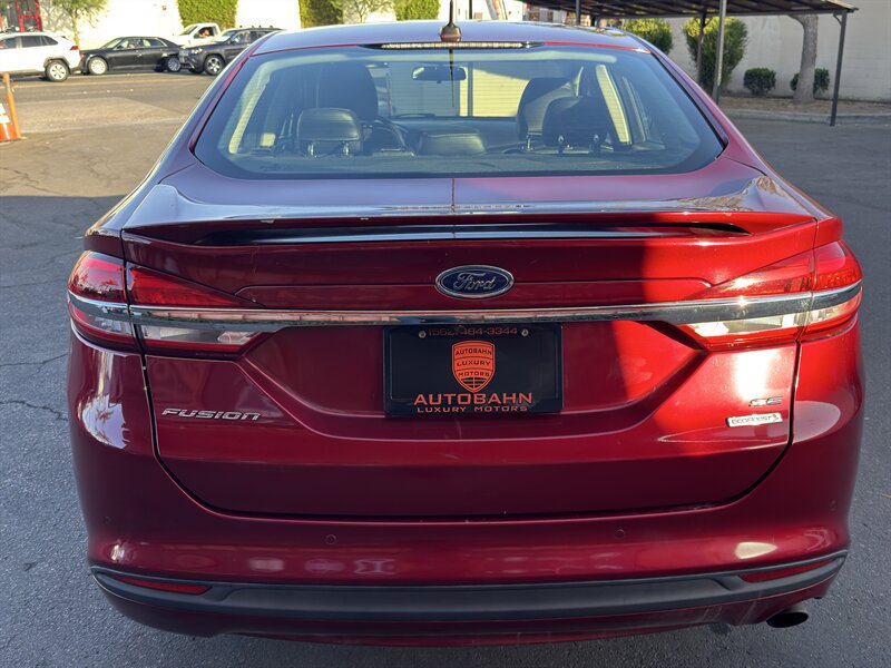 Used 2018 Ford Fusion SE w/ Equipment Group 201A FWD image 13