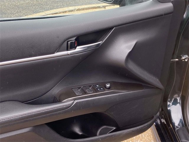 Used 2021 Toyota Camry XSE image 12