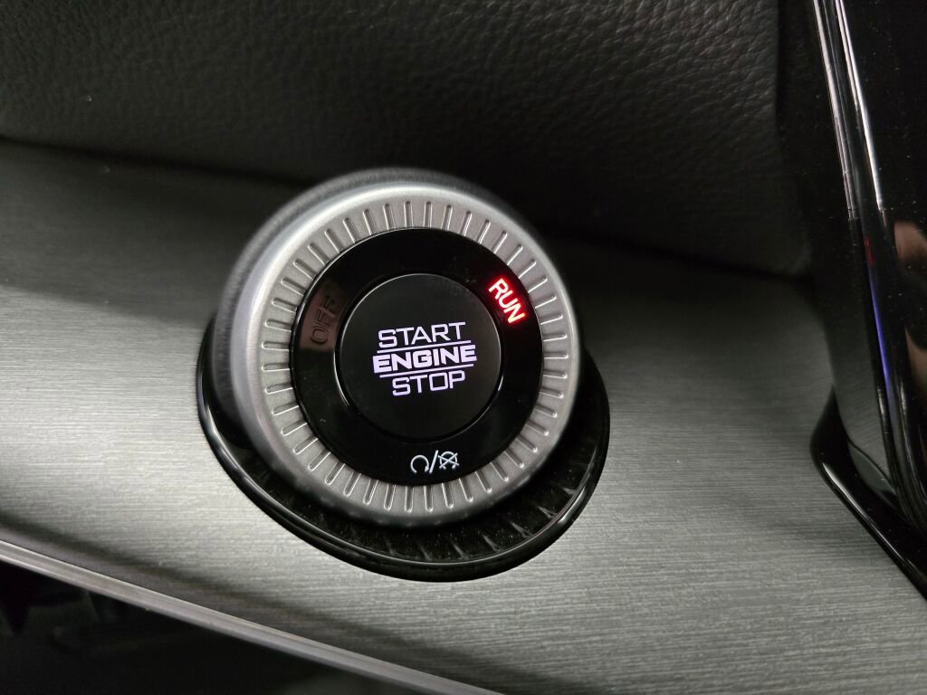 New 2025 Jeep Wagoneer Series II w/ HD Trailer Tow Package image 18