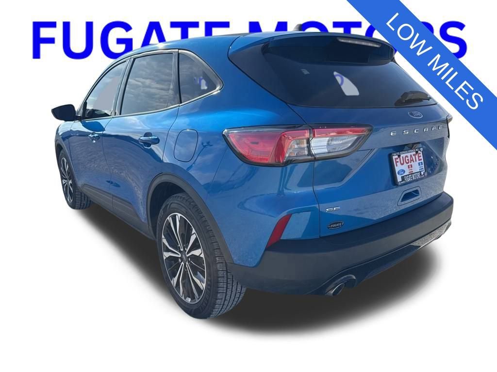 Used 2021 Ford Escape SE w/ SE Sport Appearance Package image 4