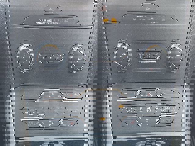 Used 2020 Ford Edge SEL w/ Convenience Package image 18