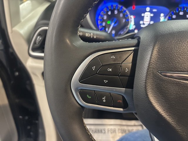 Used 2024 Chrysler Pacifica Touring-L image 20