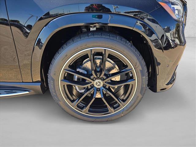 New 2026 Mercedes-Benz GLS 580 4MATIC image 14