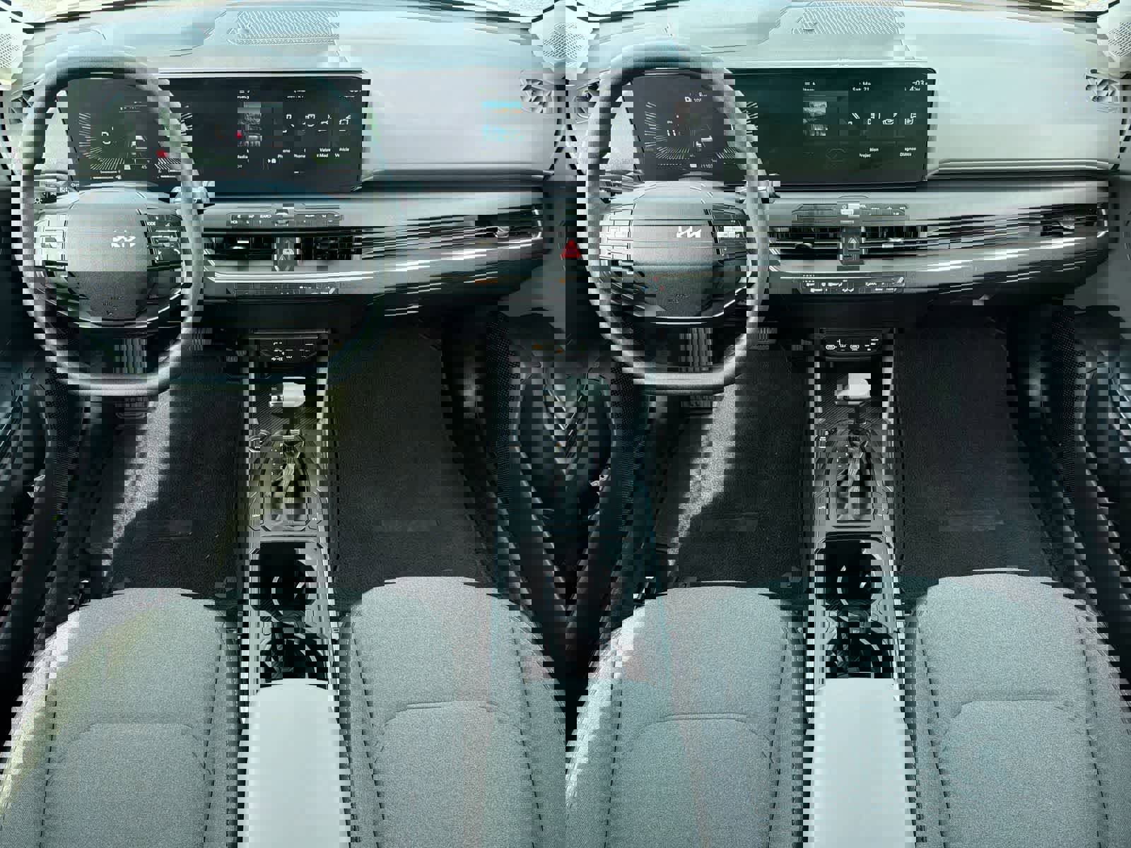 Used 2025 Kia K4 LXS image 16