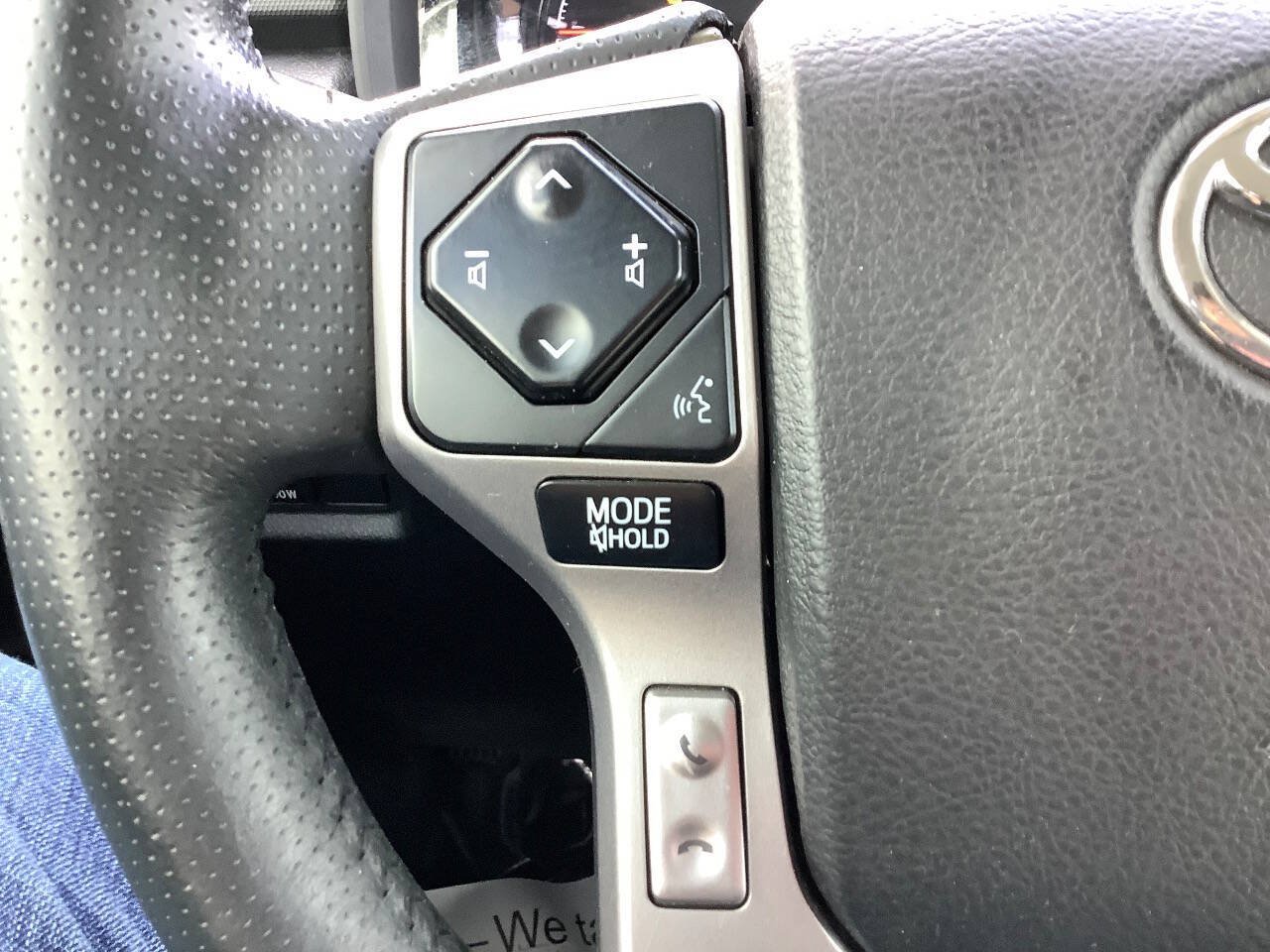 Used 2020 Toyota 4Runner SR5 Premium AWD/4WD image 46