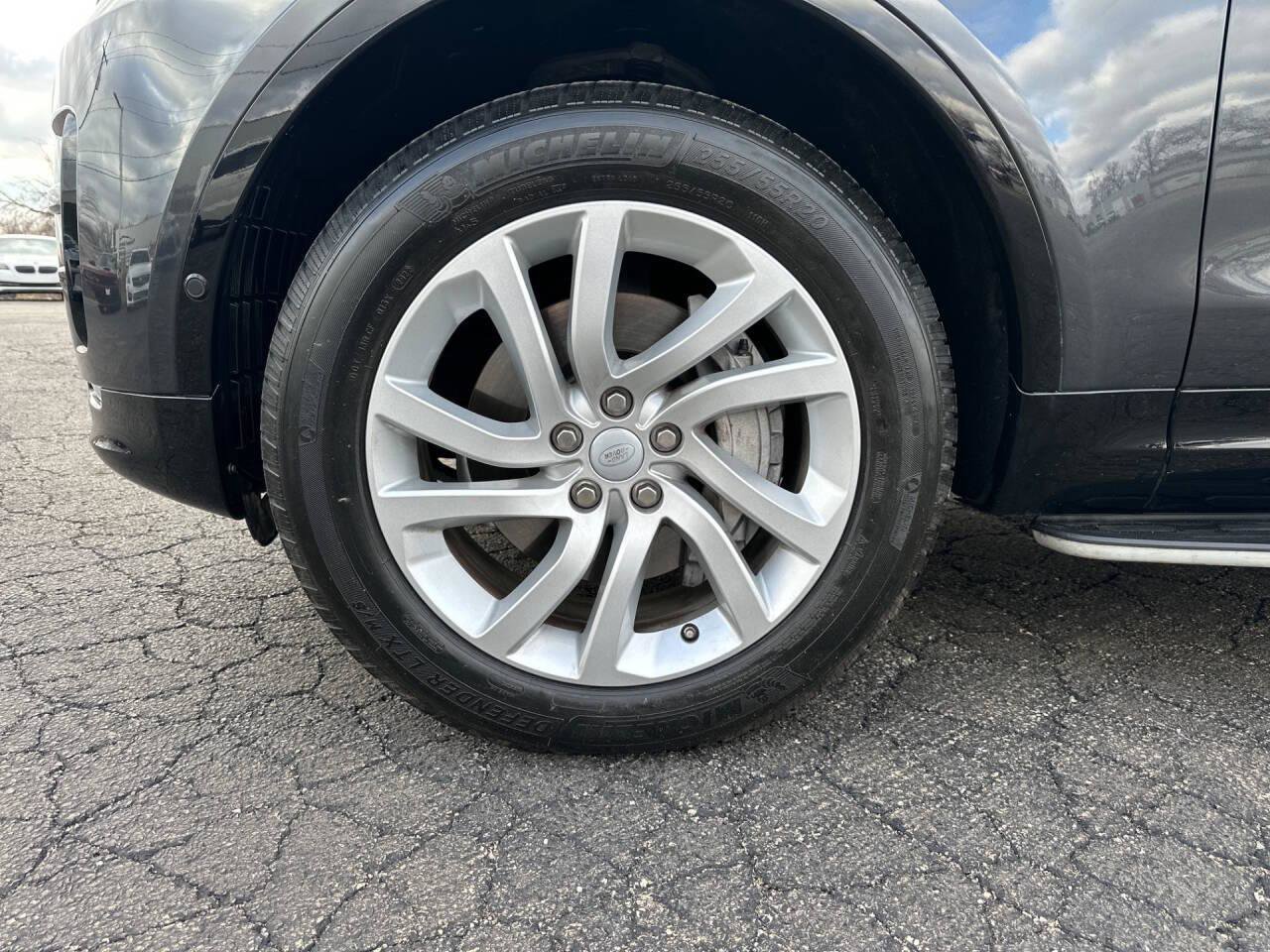 Used 2020 Land Rover Discovery HSE AWD/4WD image 11