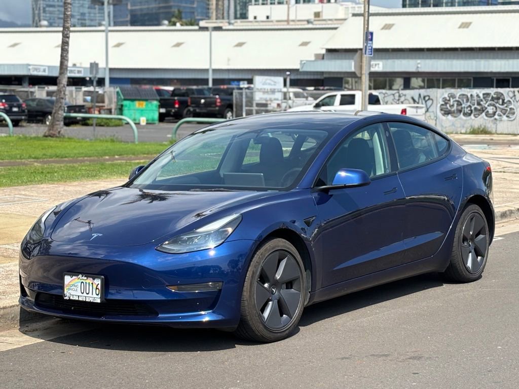 Used 2023 Tesla Model 3 Standard Range RWD image 1