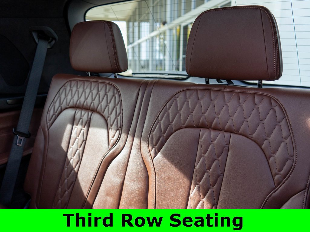 Used 2024 BMW X7 M60i image 8