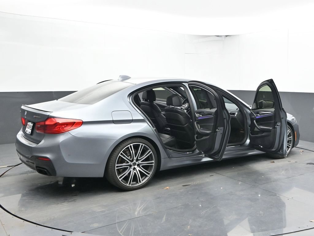 Used 2018 BMW M550i xDrive image 38