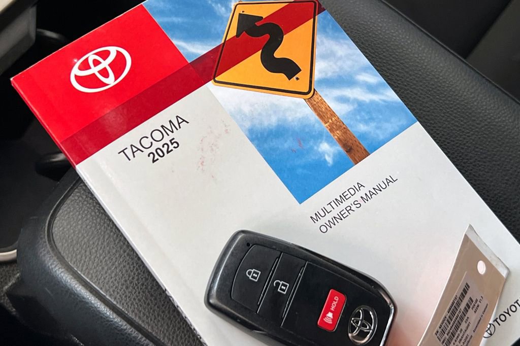 Certified 2025 Toyota Tacoma SR5 AWD/4WD image 12