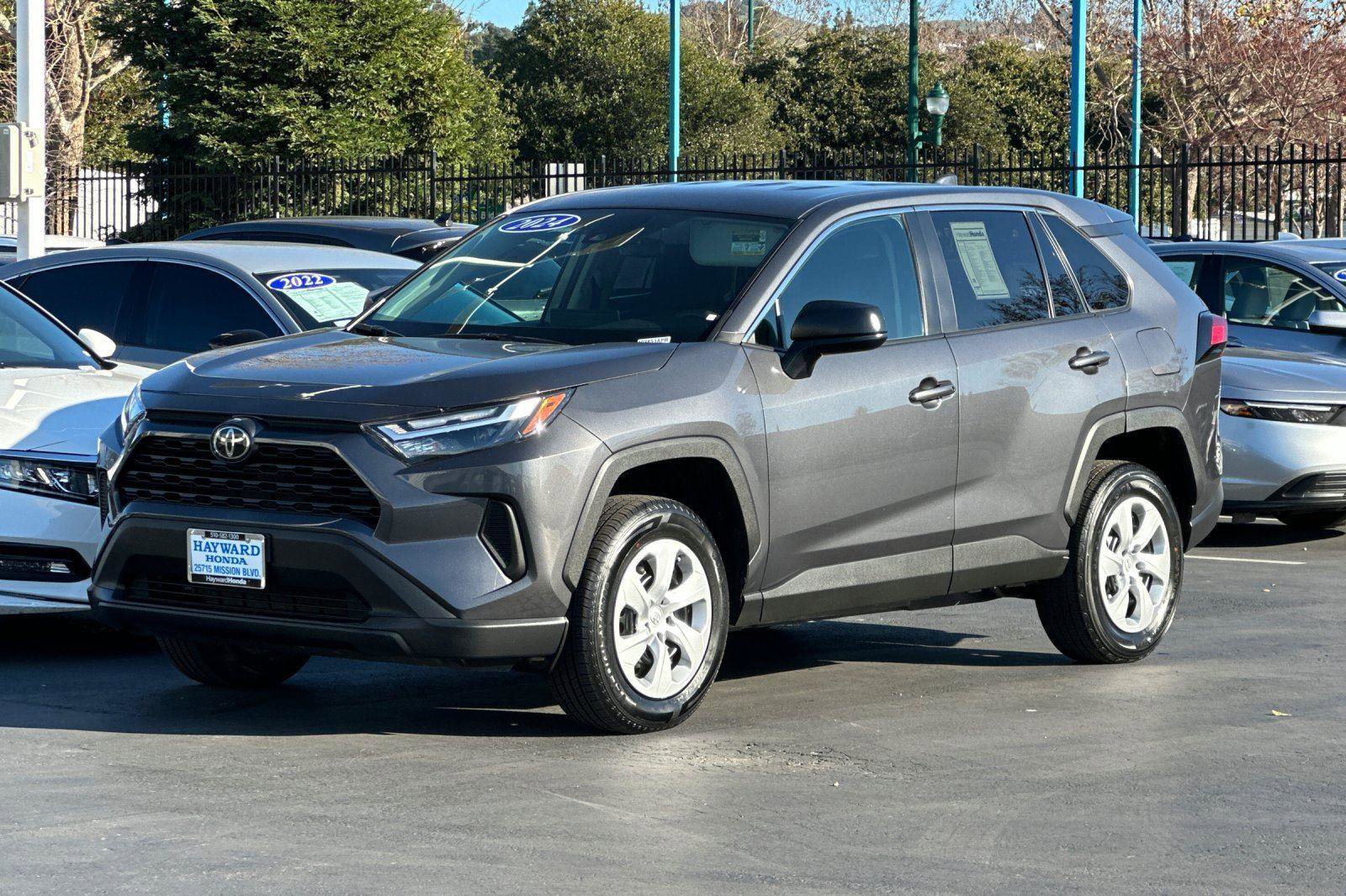 Used 2024 Toyota RAV4 LE image 7