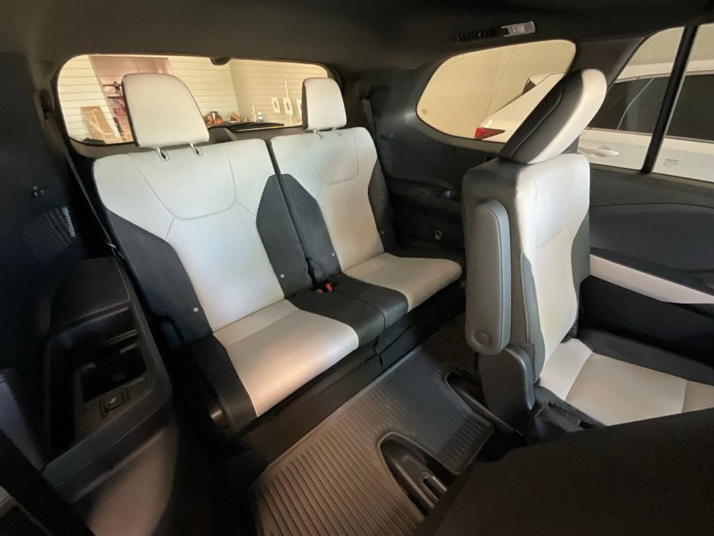 Used 2025 Lexus TX 500h AWD w/ Technology Package image 23
