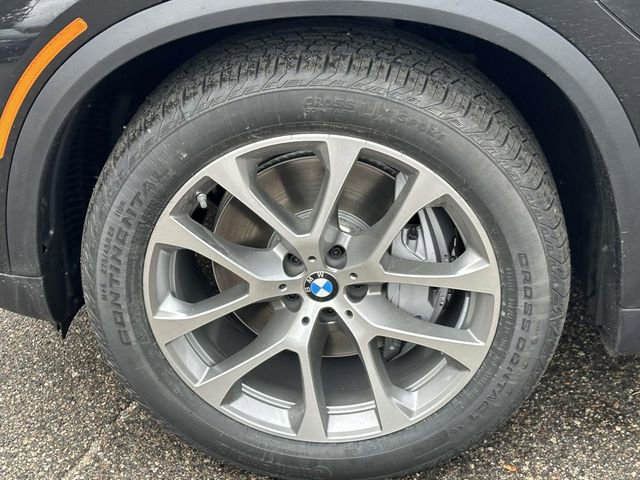 New 2026 BMW X5 xDrive50e w/ Premium Package image 7
