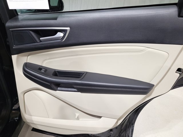 Used 2021 Ford Edge Titanium image 59