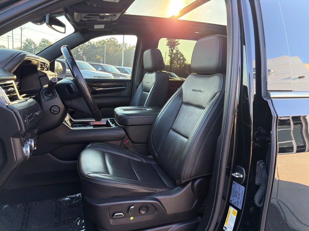 Used 2022 GMC Yukon XL Denali w/ Max Trailering Package AWD/4WD image 10