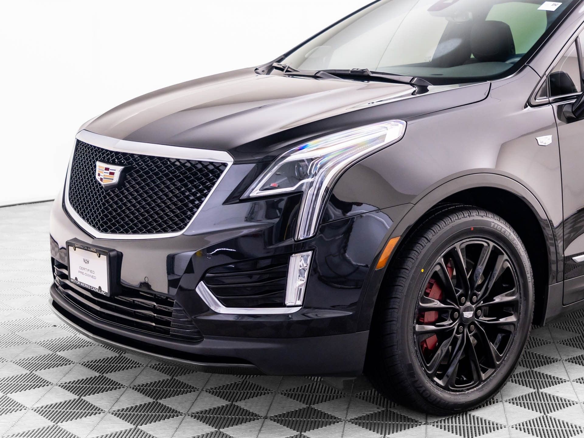 Used 2022 Cadillac XT5 Sportv w/ LPO, Floor Liner Package AWD/4WD image 40