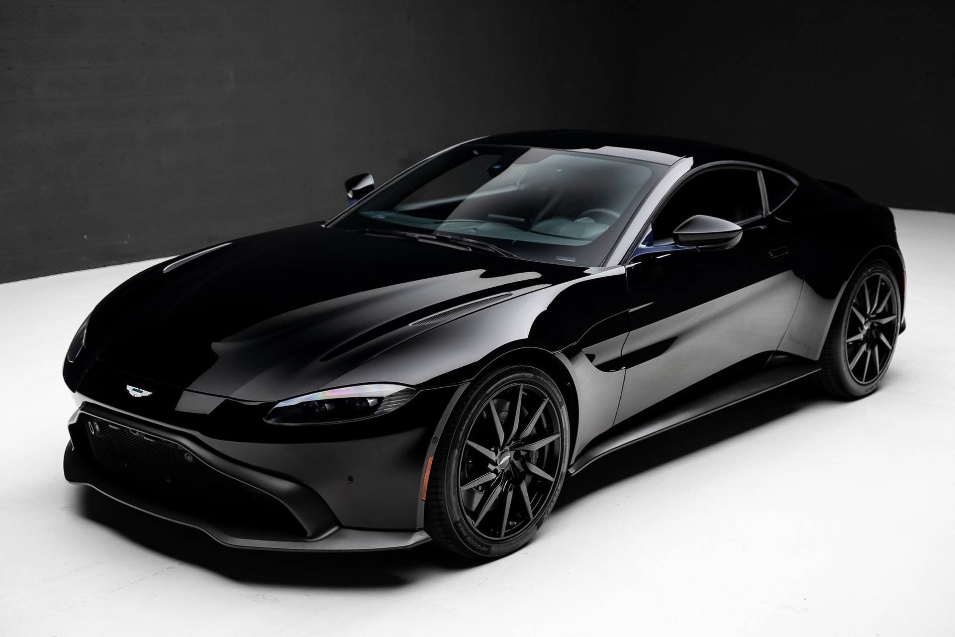 Used 2020 Aston Martin V8 Vantage Coupe RWD image 5