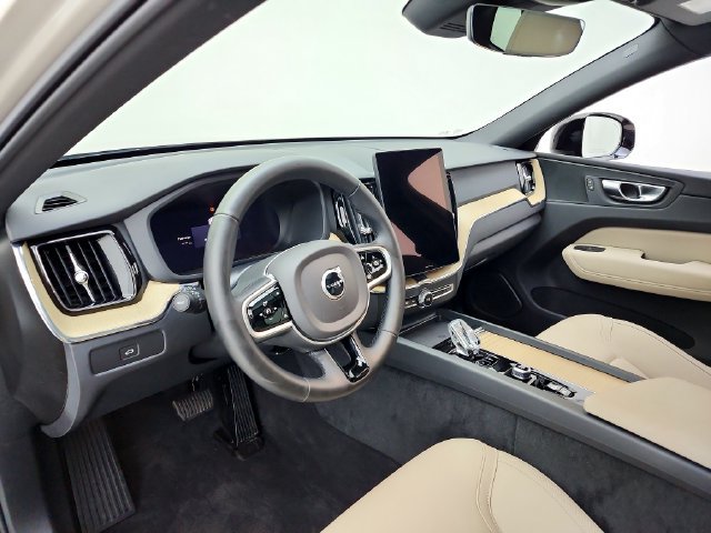 Certified 2026 Volvo XC60 B5 Plus AWD/4WD image 20